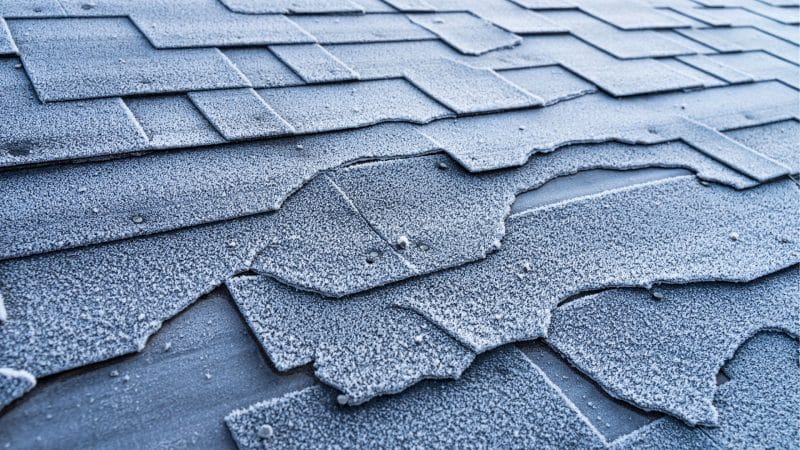 4 SNEAKY SIGNS OF ROOF DAMAGE