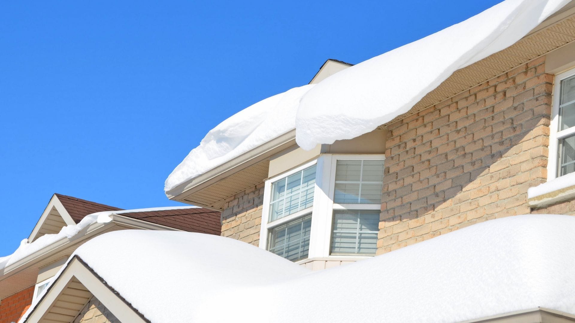 PREPARE ROOF FOR COLD MONTHS